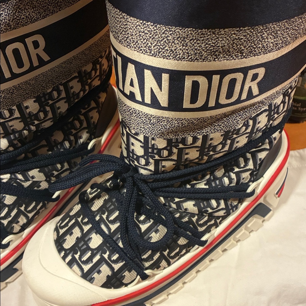 CHRISTIAN DIOR DIORALPS snow boots EUC W dustbag